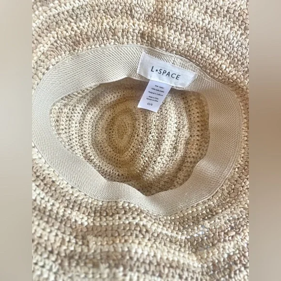 L*space Isadora Hat in Natural Stripe Summer Resort Raffia Straw Hat - Picture 6 of 6